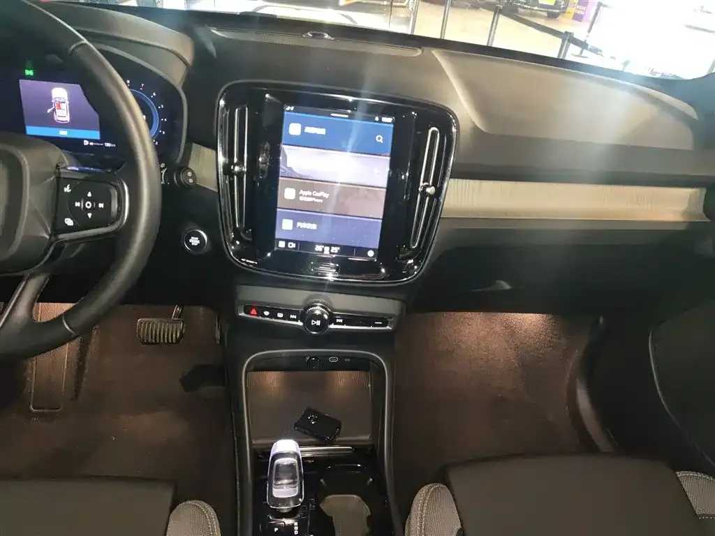 Volvo XC40 2023 из CN, фото 5