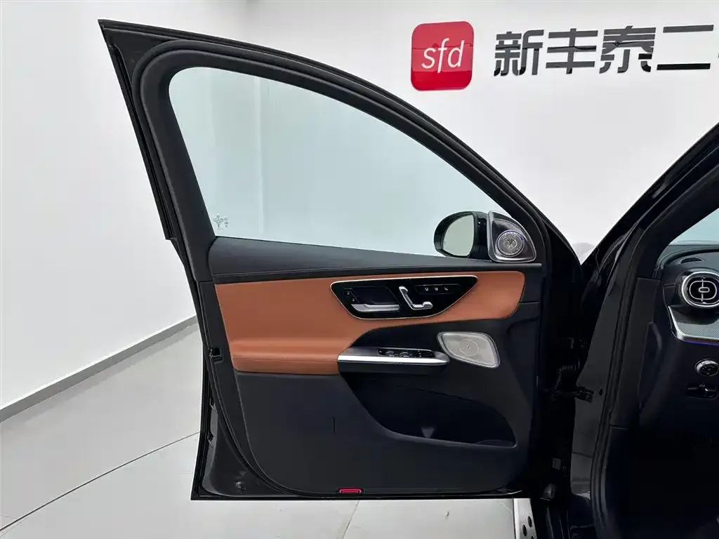 Mercedes-Benz GLC 2023 из CN, фото 2