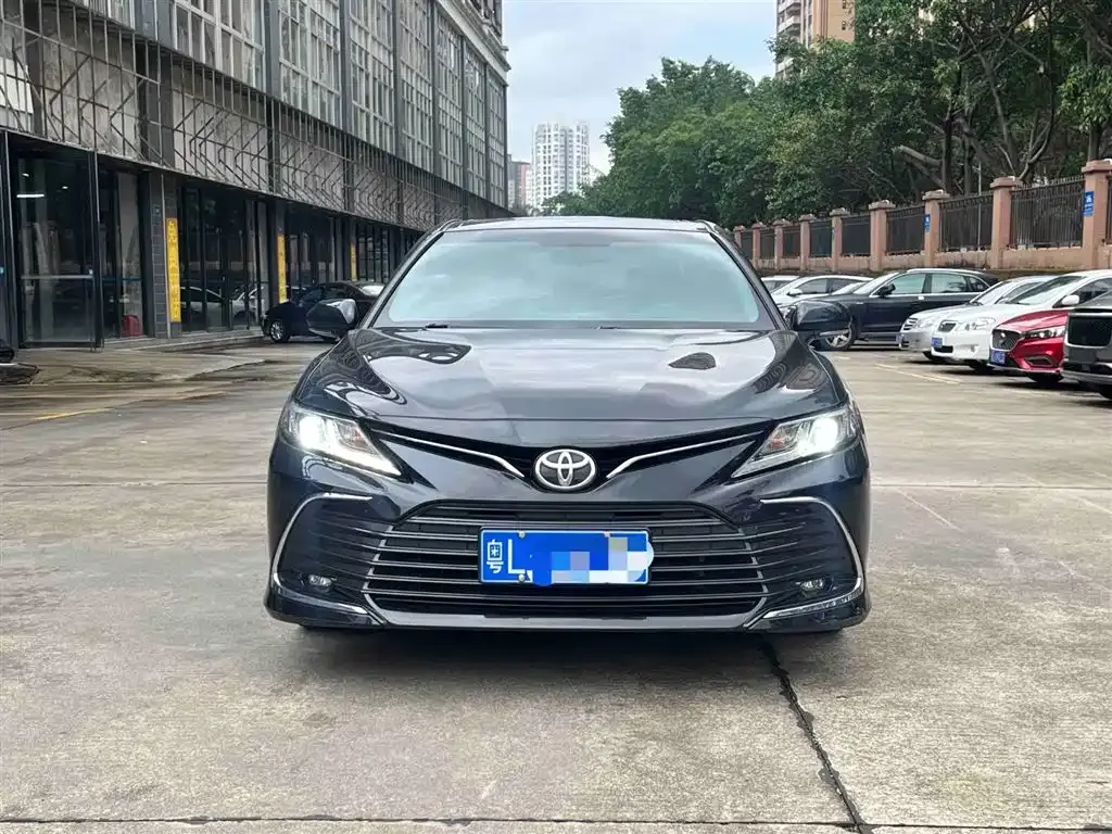 Toyota Camry — фото 6