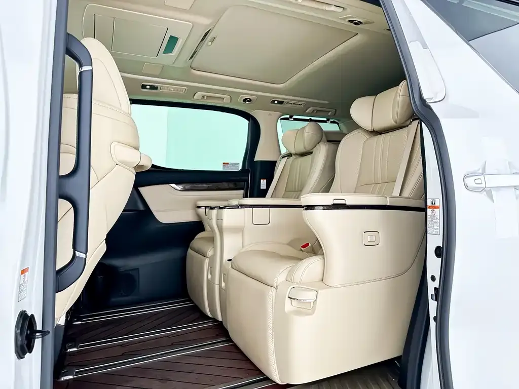 Toyota Alphard 2021 из CN, фото 7