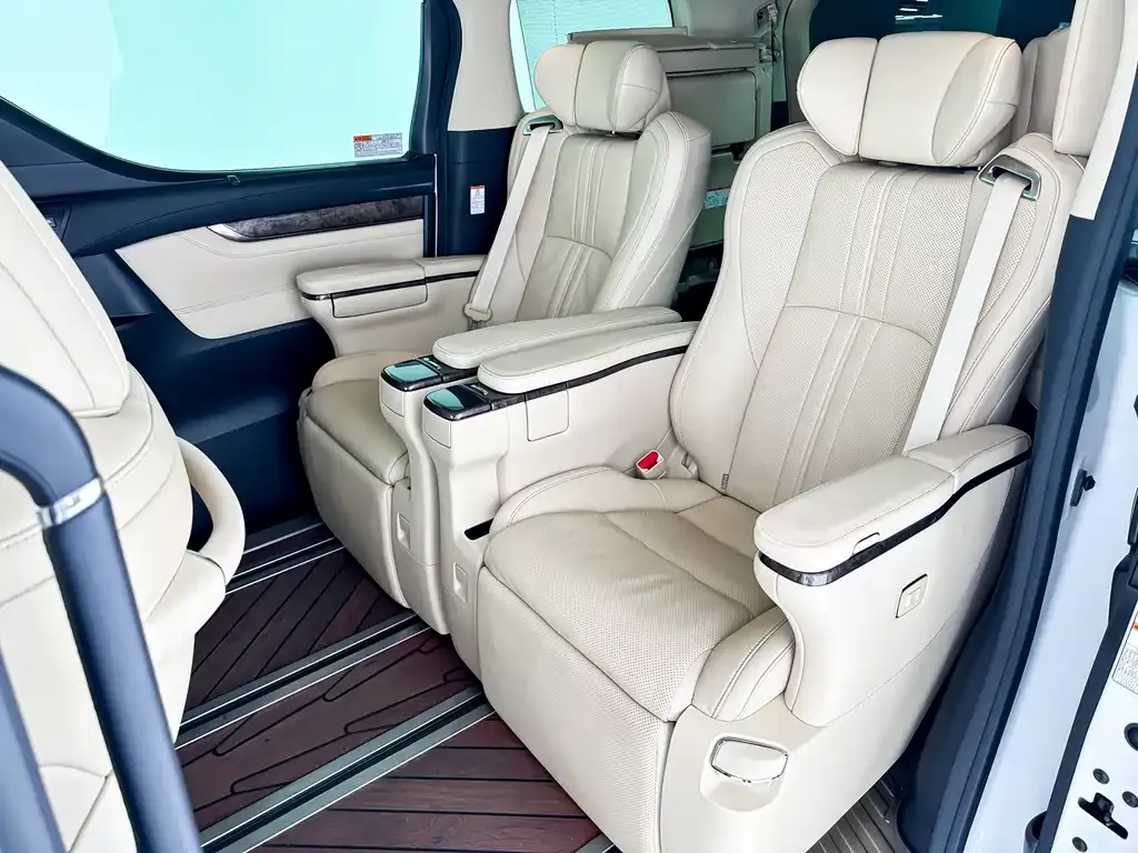 Toyota Alphard 2021 из CN, фото 9