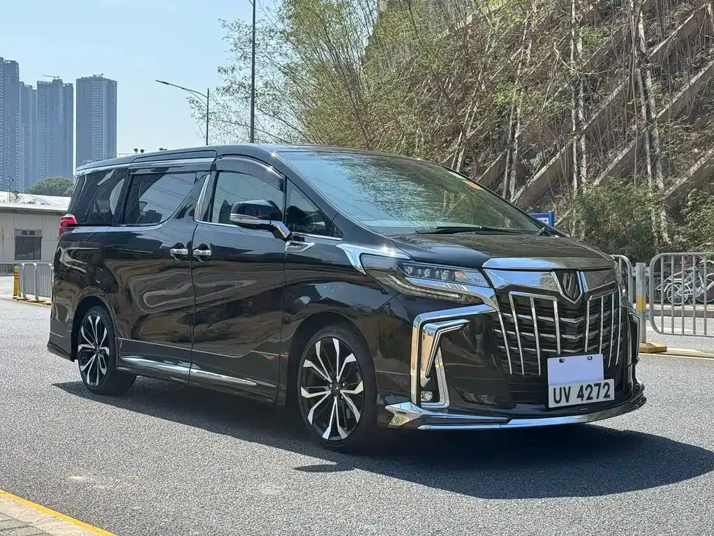 Toyota Alphard — фото 7
