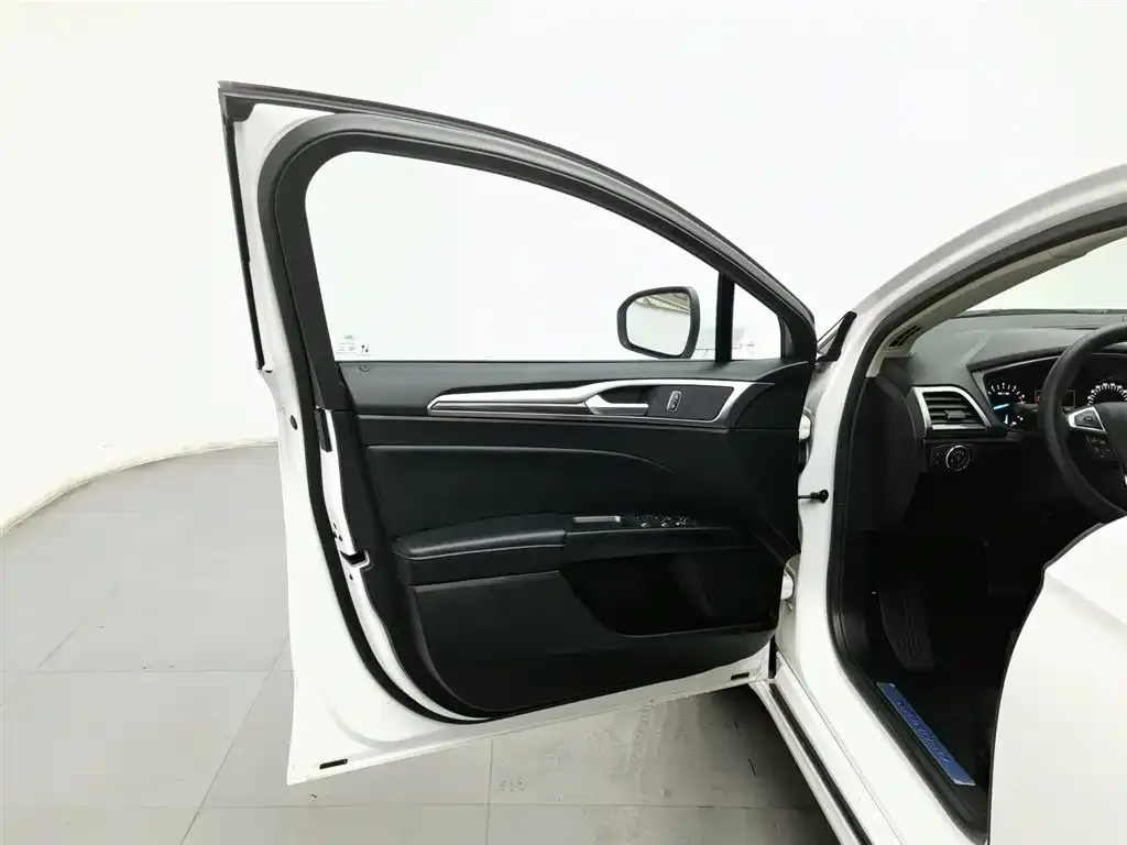 Ford Mondeo 2022 из CN, фото 10