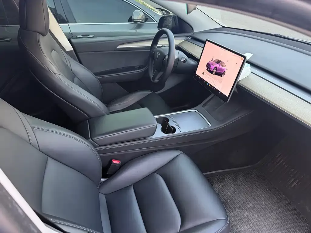 Tesla Model Y — фото 4