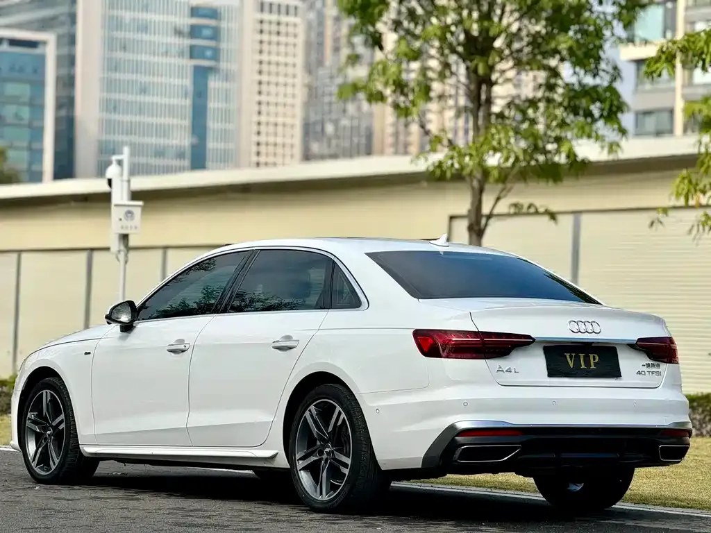 Audi A4L — фото 7