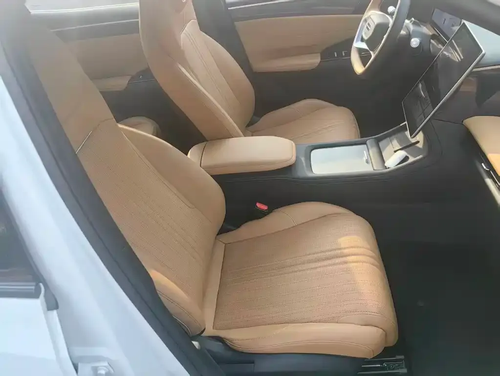 Geely Galaxy L7 — фото 3