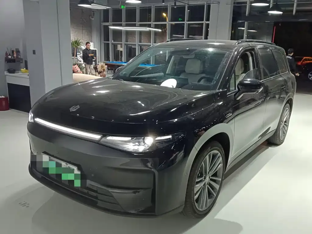 Leapmotor C16