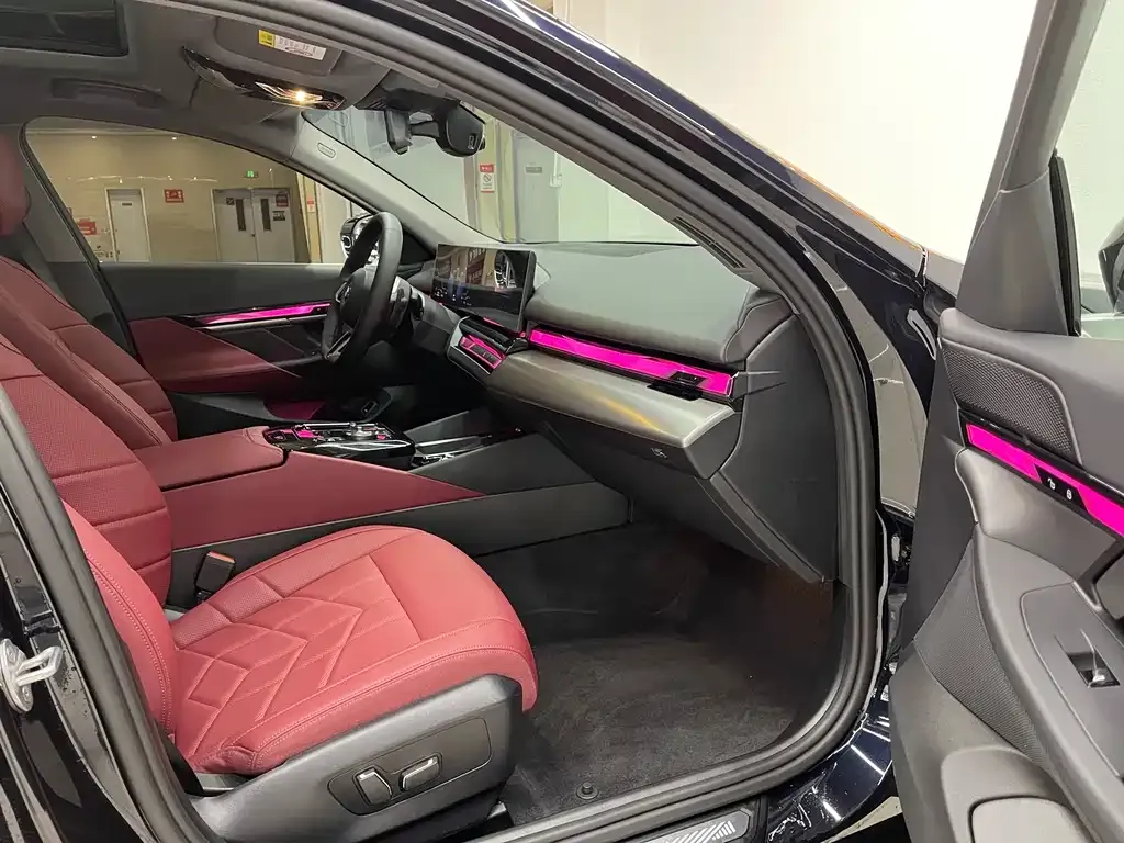 BMW 5 Series — фото 8