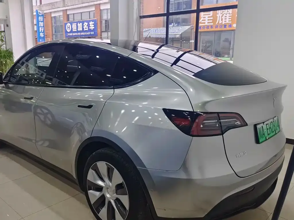 Tesla Model Y — фото 5