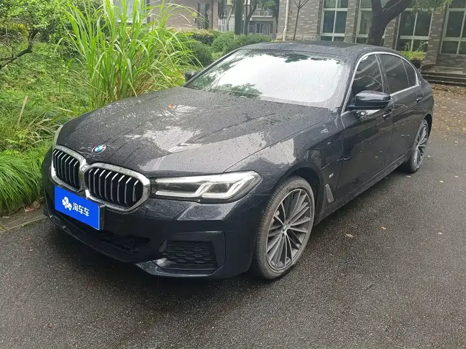 BMW 5 Series — фото 1