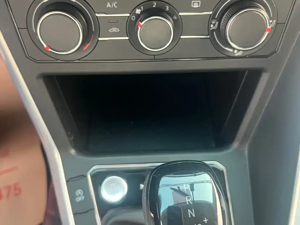 Volkswagen Polo 2023 из CN, фото 4