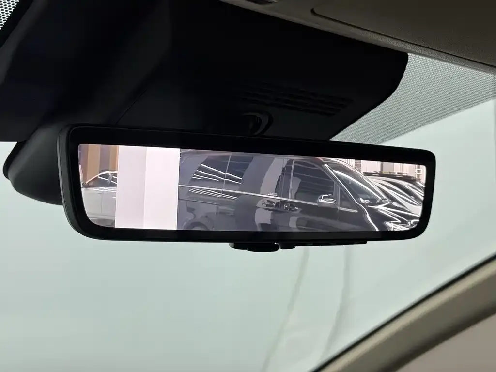 Toyota Alphard — фото 3
