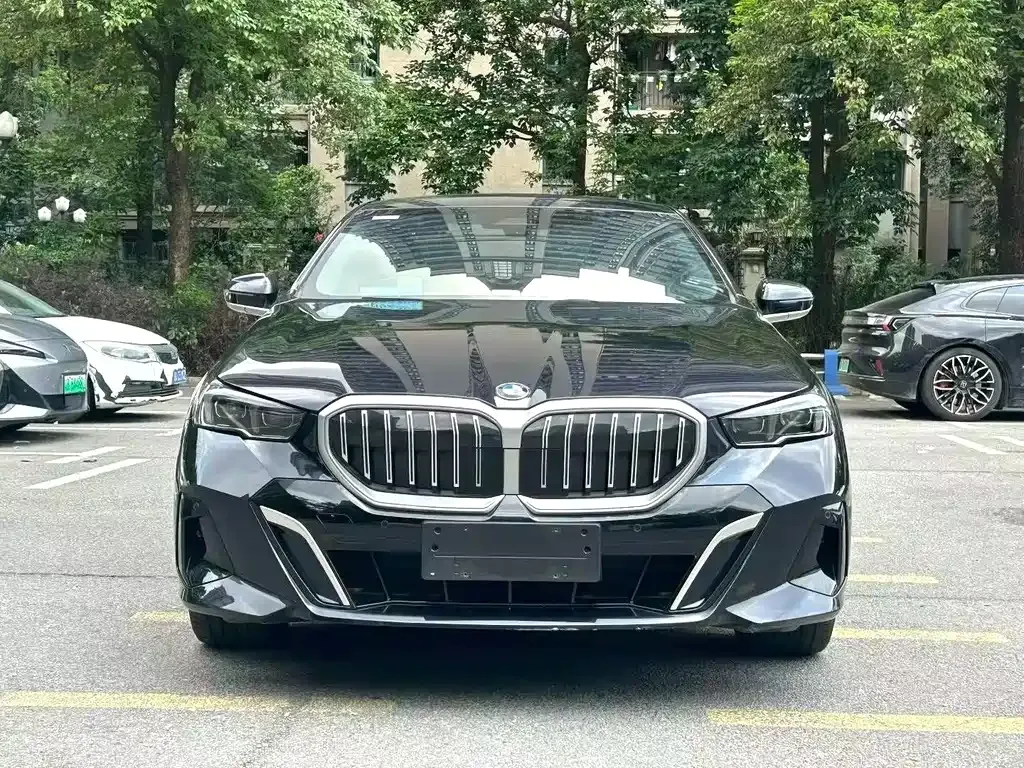 BMW 5 Series — фото 5