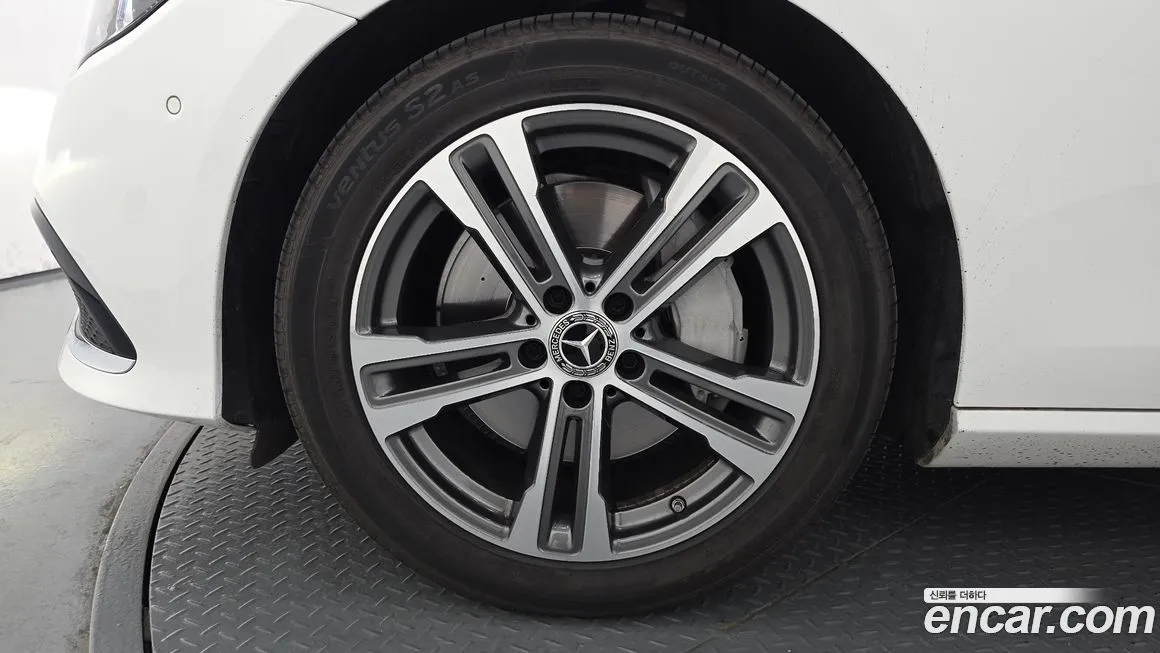 Mercedes-Benz E-Class 2021 из KR, фото 9