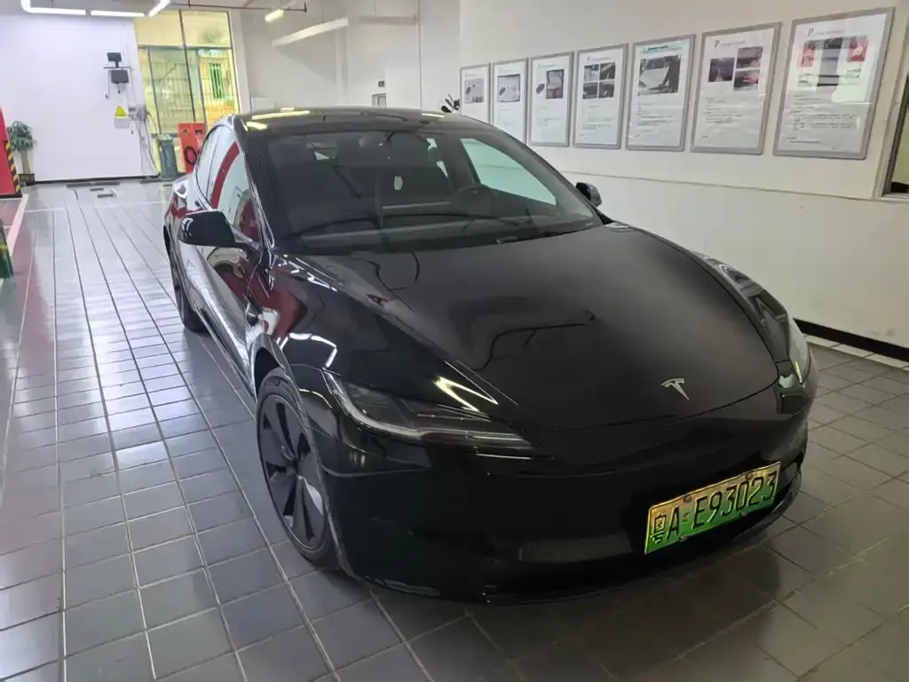 Tesla Model 3 — фото 5