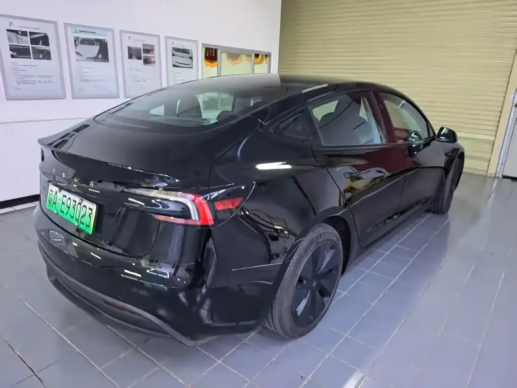 Tesla Model 3 — фото 2