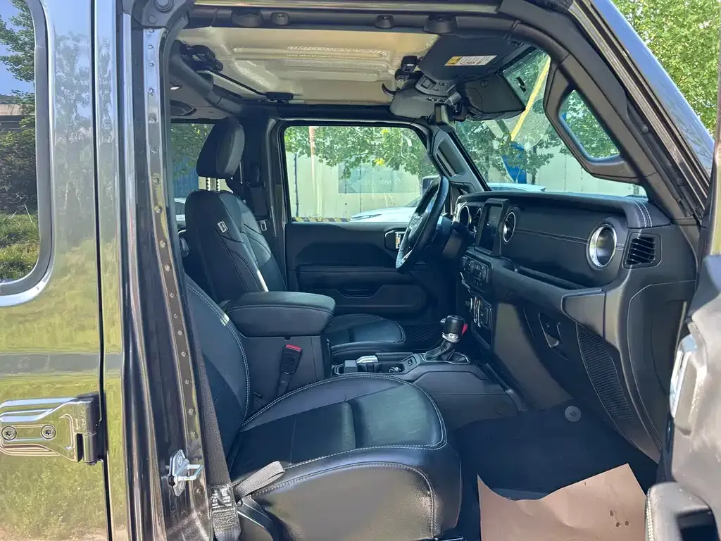 Jeep Wrangler — фото 2