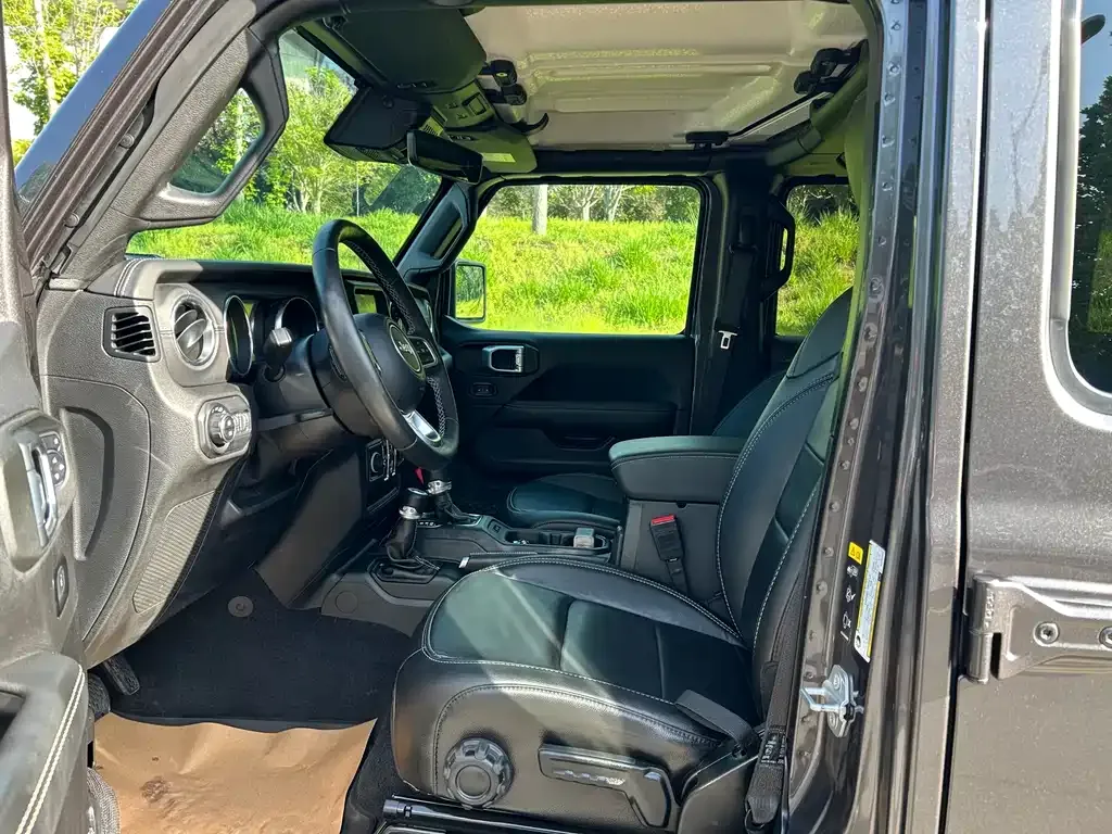 Jeep Wrangler — фото 5