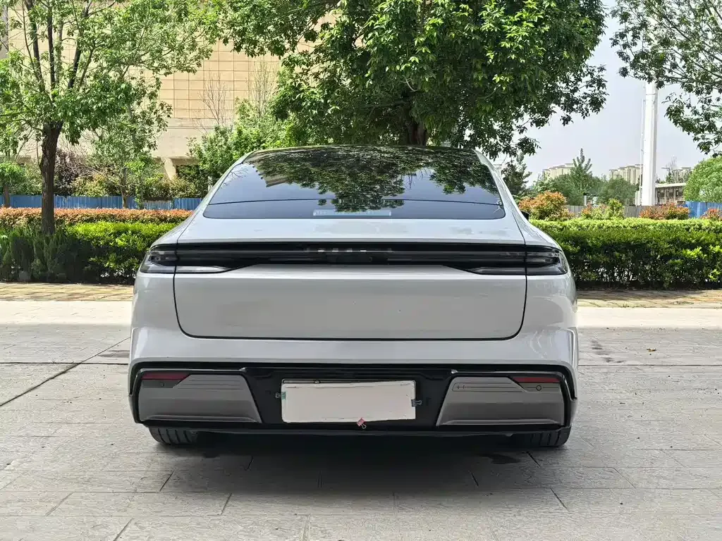 Geely Galaxy E8 — фото 8