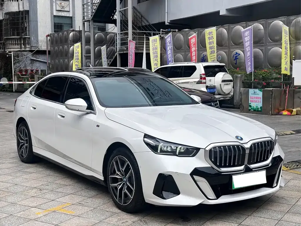 BMW i5 2025 из CN, фото 7