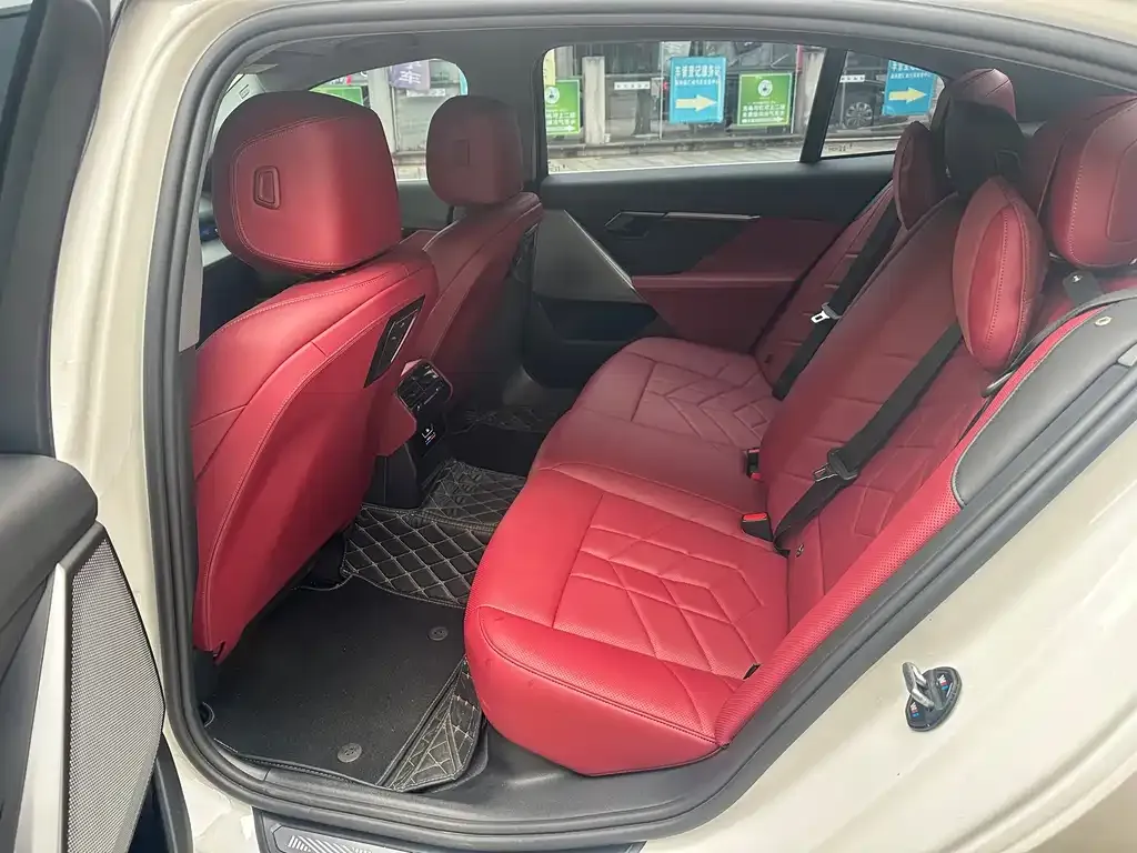 BMW i5 2025 из CN, фото 3