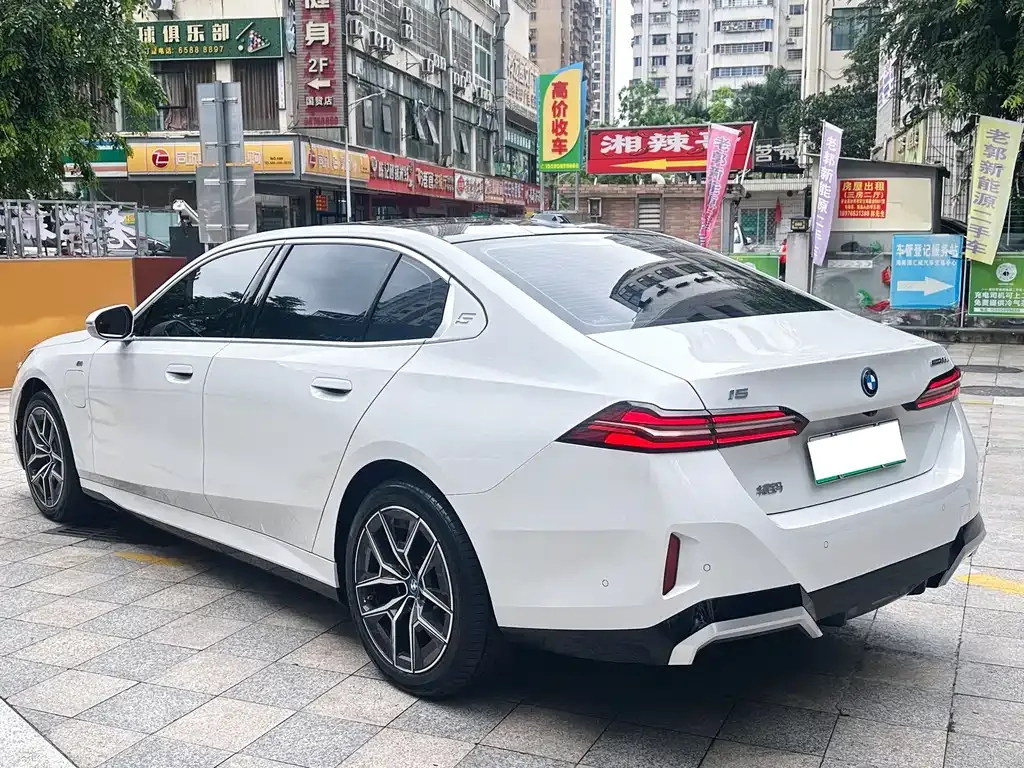 BMW i5 2025 из CN, фото 9