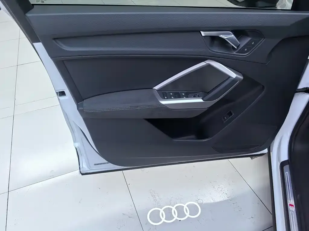 Audi Q3 — фото 2