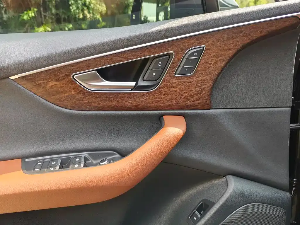Audi Q7 2021 из CN, фото 8