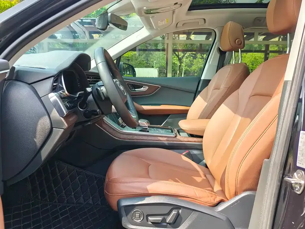 Audi Q7 2021 из CN, фото 7