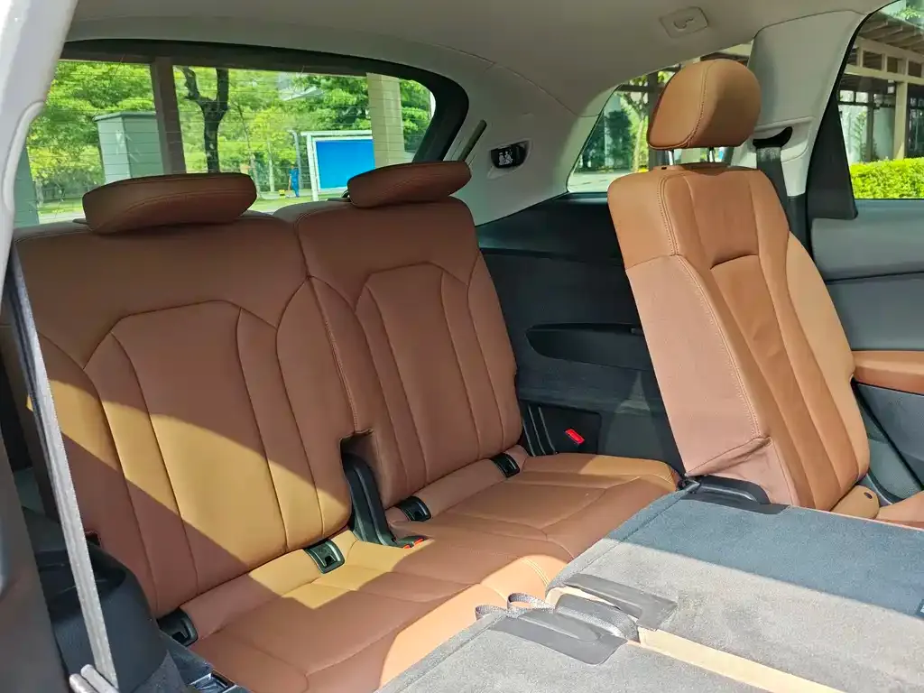 Audi Q7 2021 из CN, фото 4