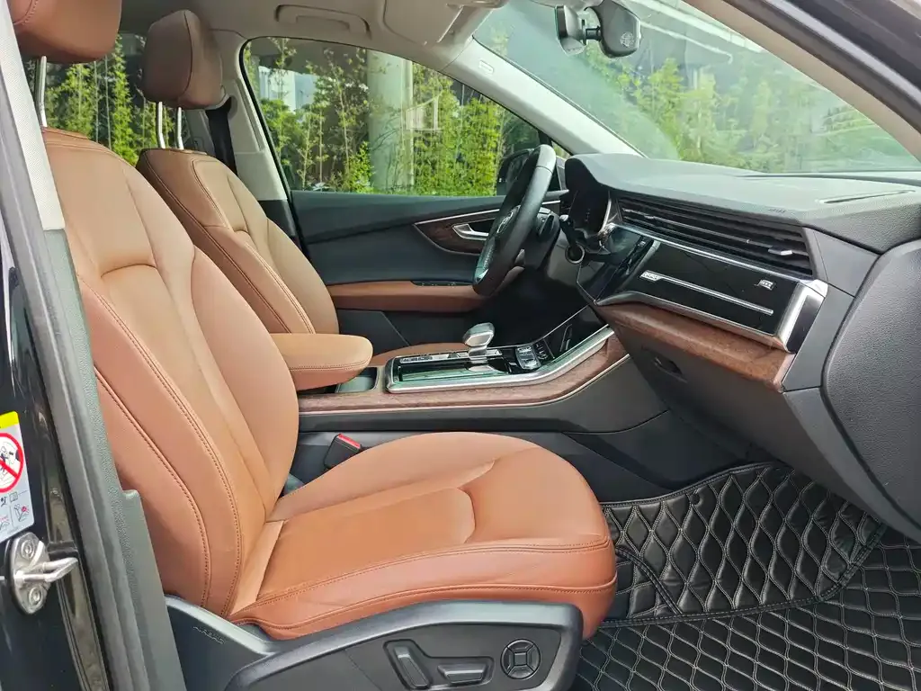Audi Q7 2021 из CN, фото 3