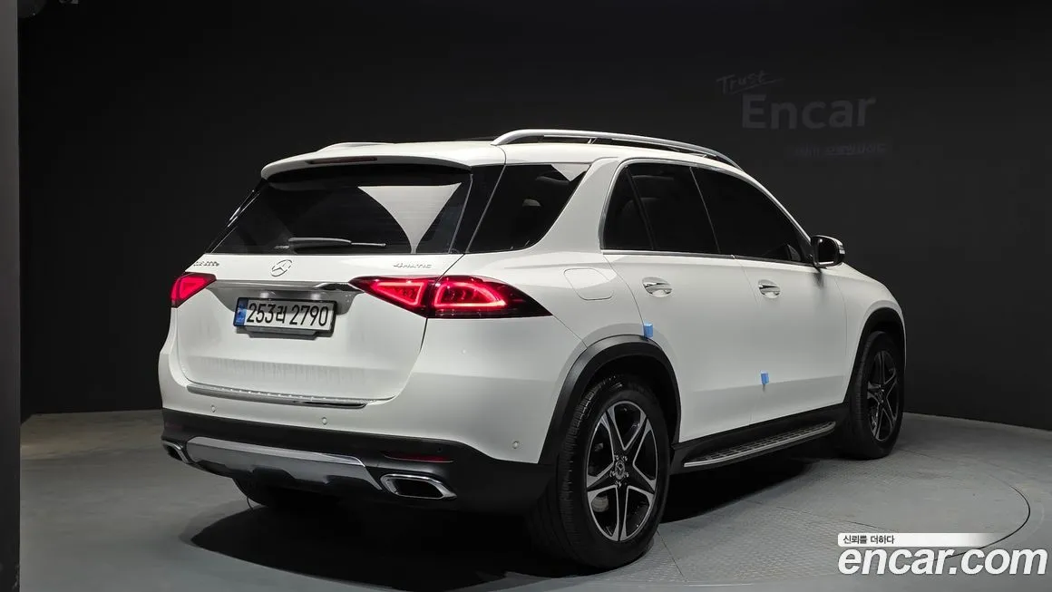 Mercedes-Benz GLE-Class — фото 7