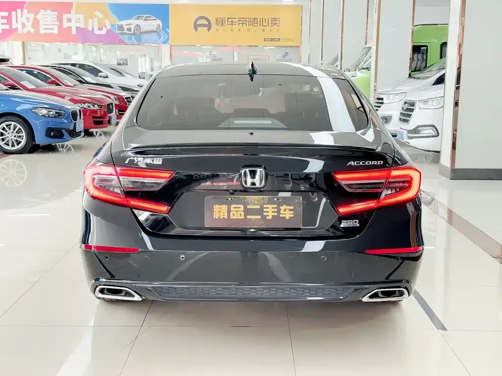 Honda Accord — фото 10