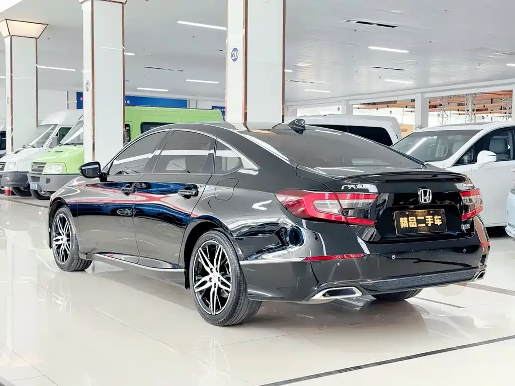 Honda Accord — фото 5