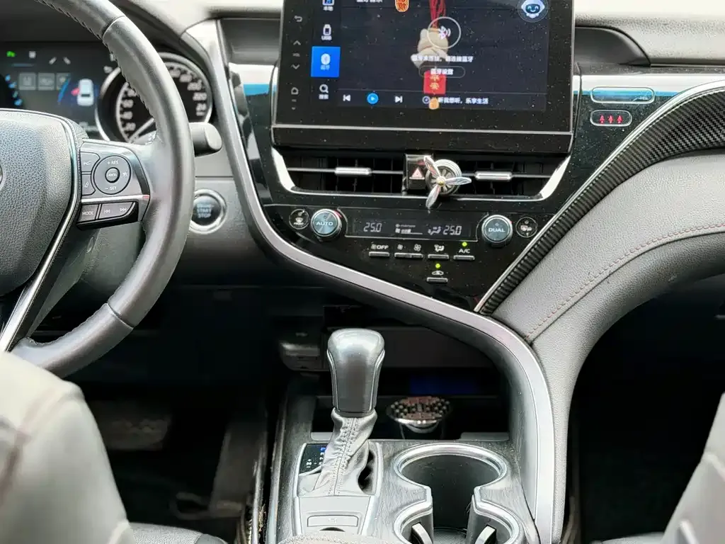Toyota Camry 2023 из CN, фото 2