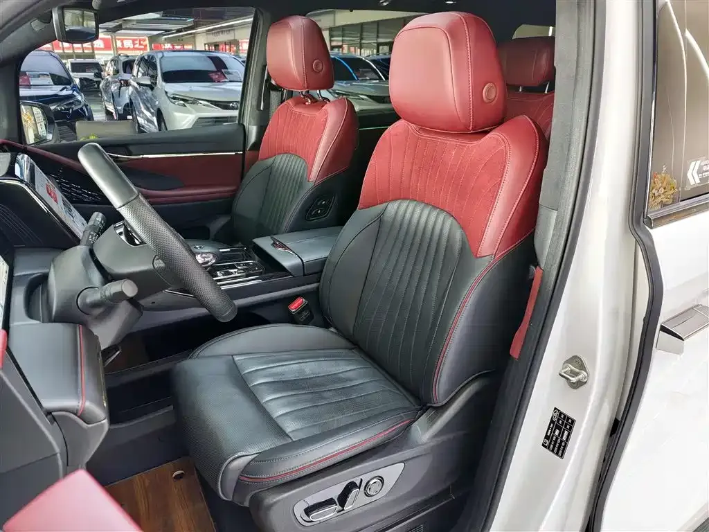 GAC Motor Trumpchi M8 — фото 7