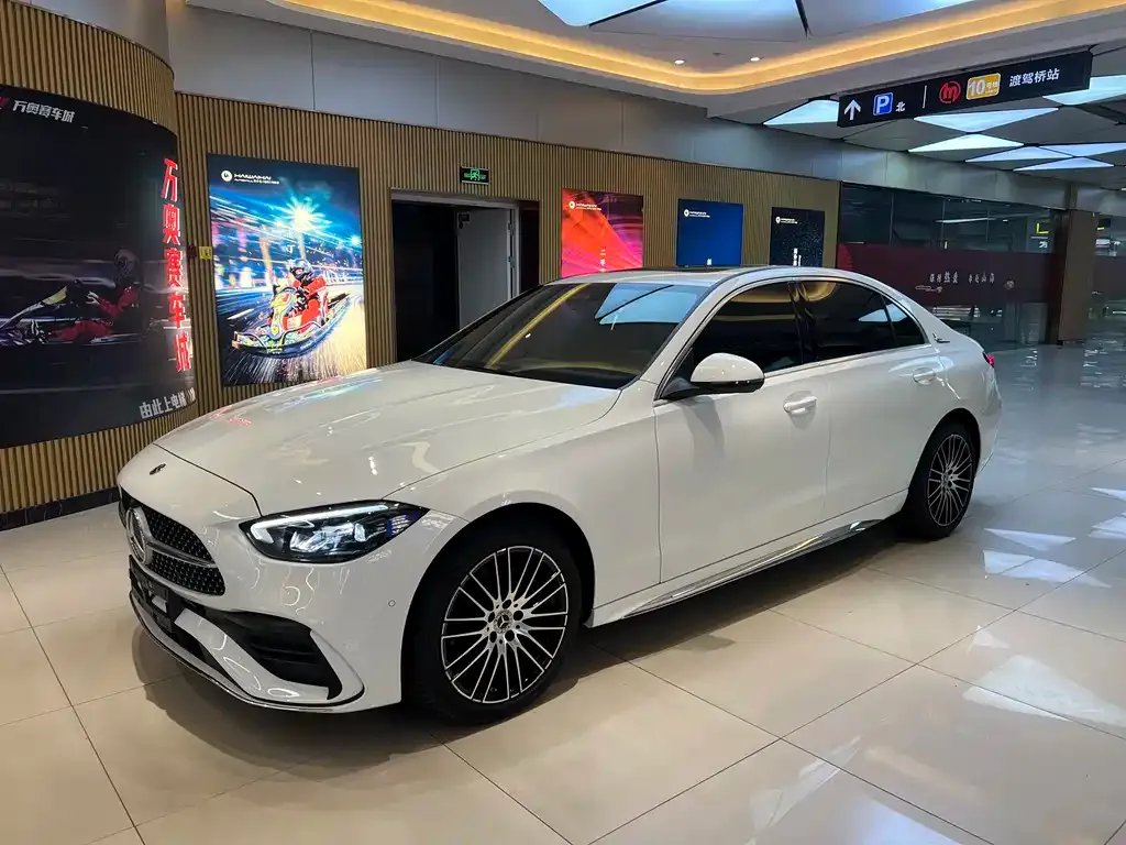 Mercedes-Benz C-Class — фото 1
