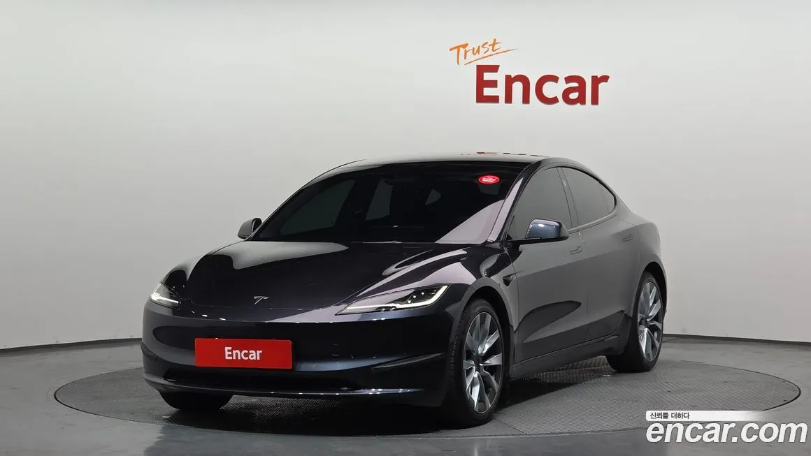 Tesla Model 3 — фото 1