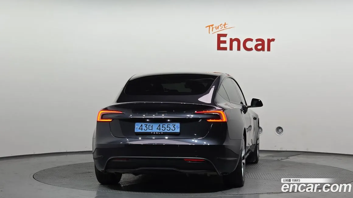 Tesla Model 3 — фото 3