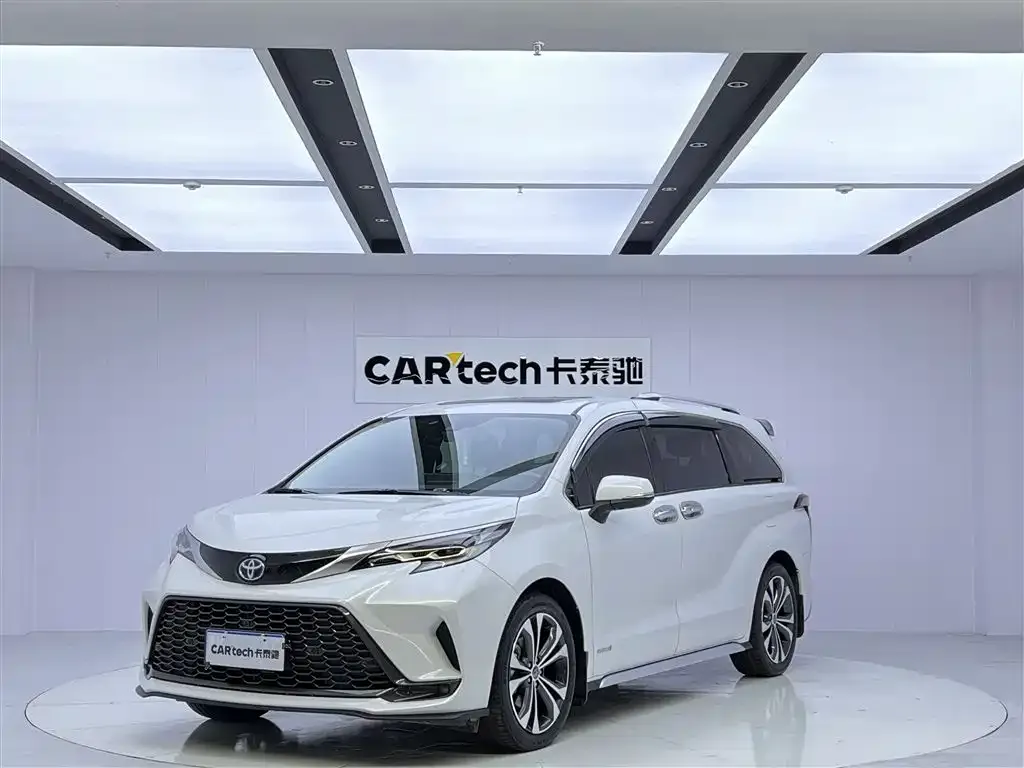 Toyota Granvia — фото 1