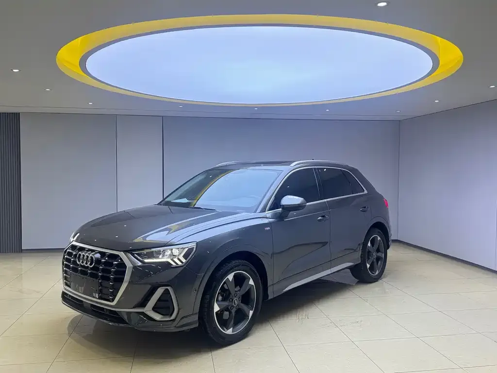 Audi Q3 — фото 1