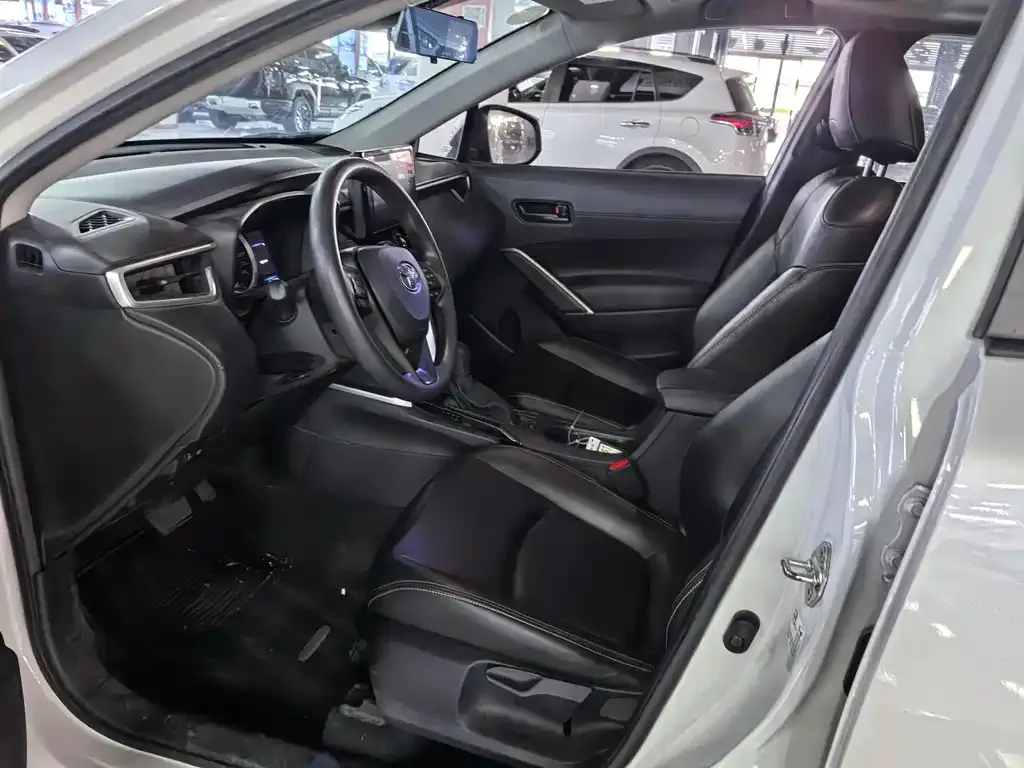 Toyota Corolla Cross — фото 9