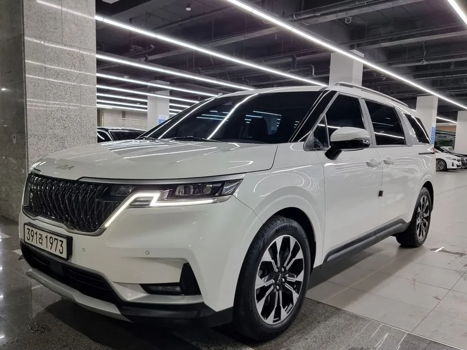 Kia Carnival — фото 1