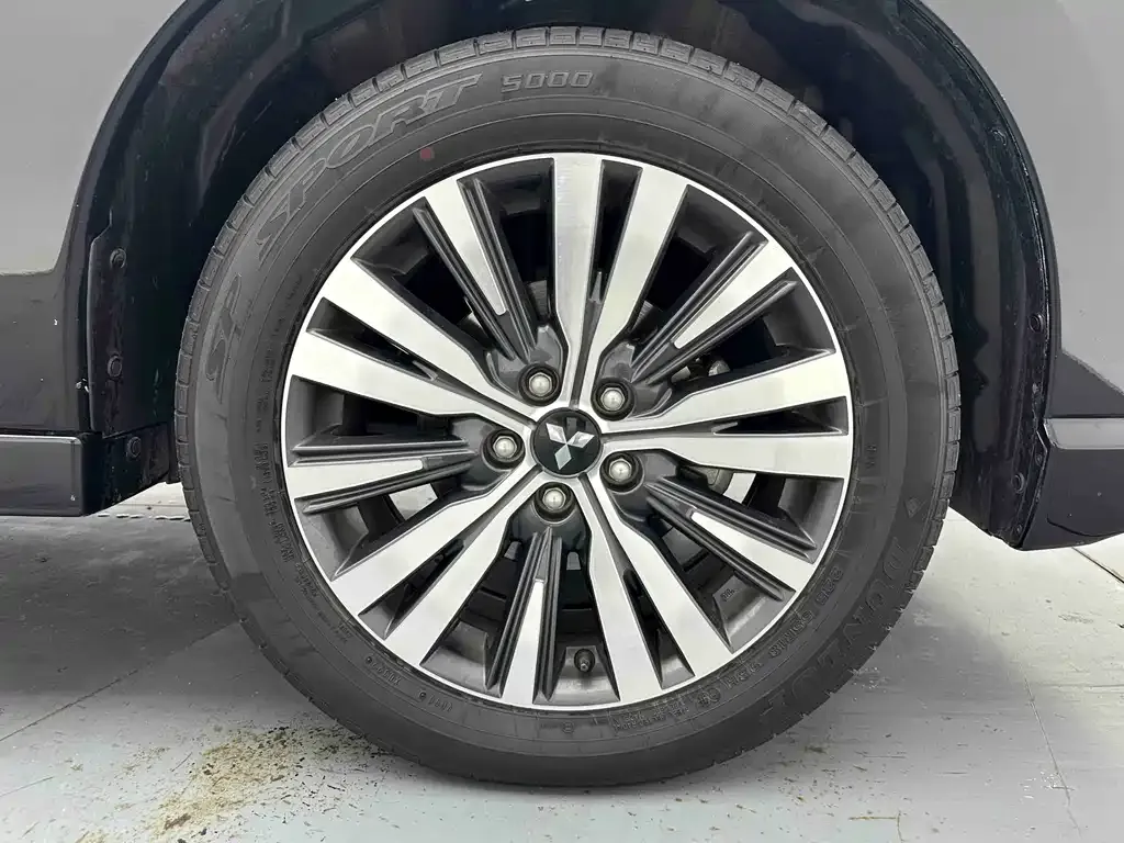 Mitsubishi Outlander — фото 8