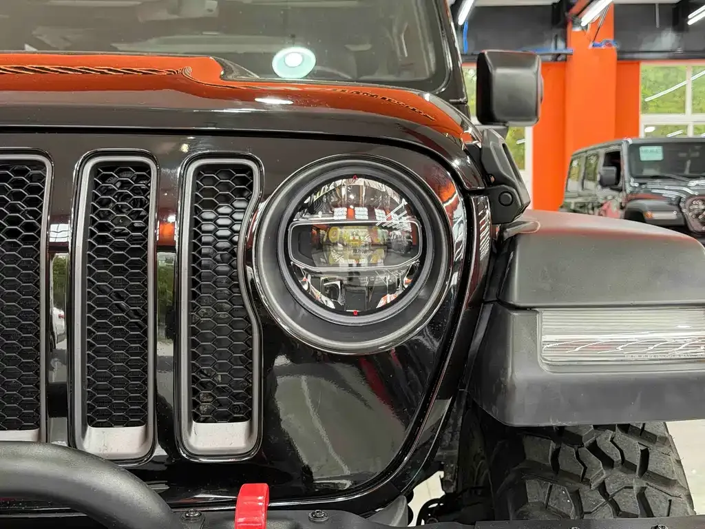 Jeep Wrangler — фото 7