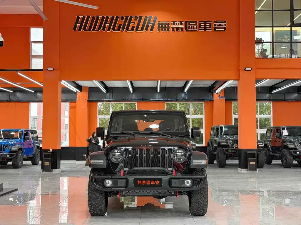Jeep Wrangler — фото 8
