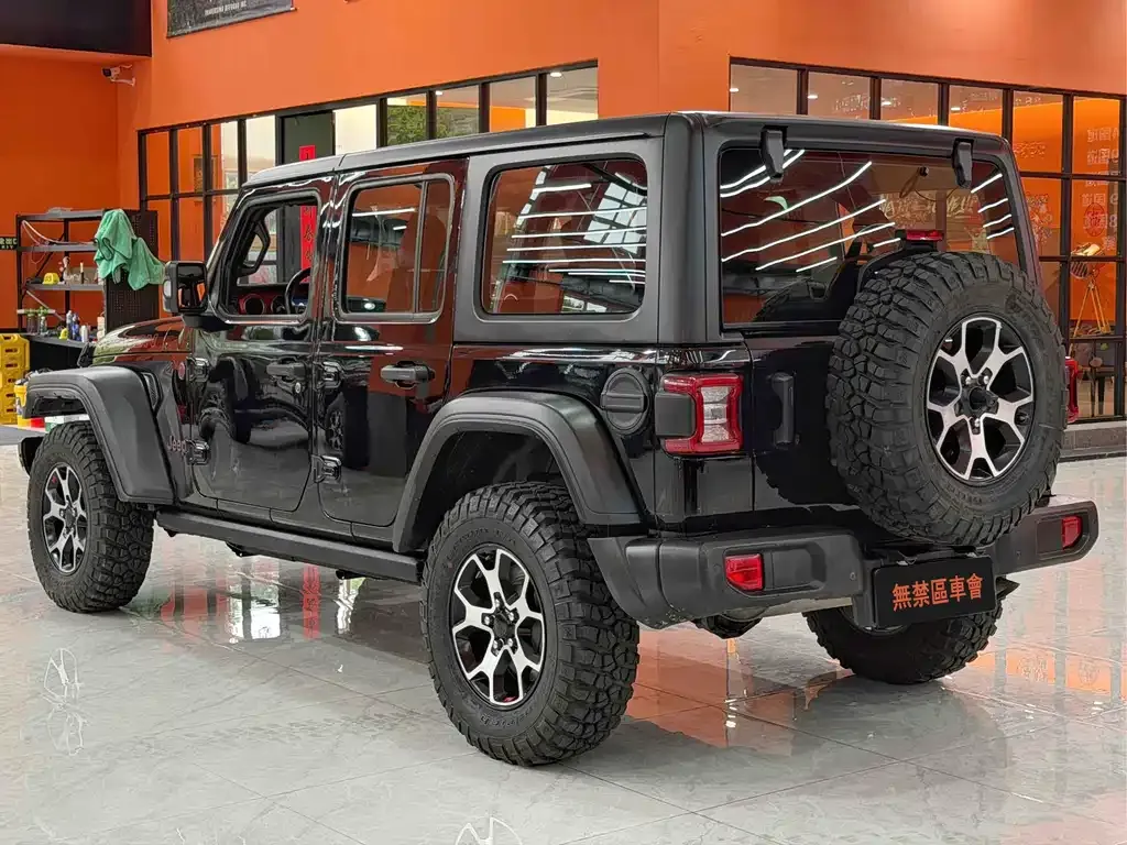 Jeep Wrangler — фото 3