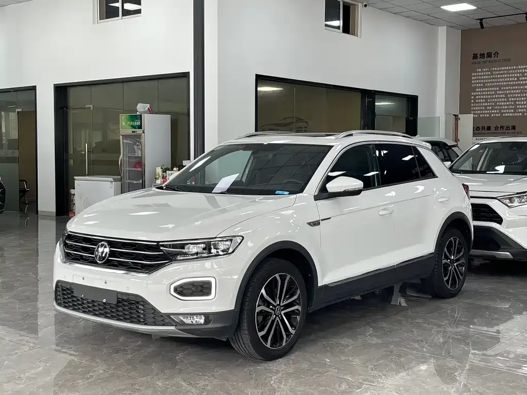Volkswagen T-Roc — фото 1