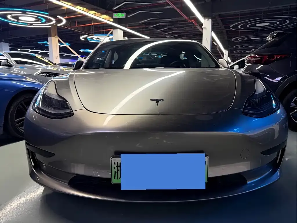 Tesla Model 3 — фото 8
