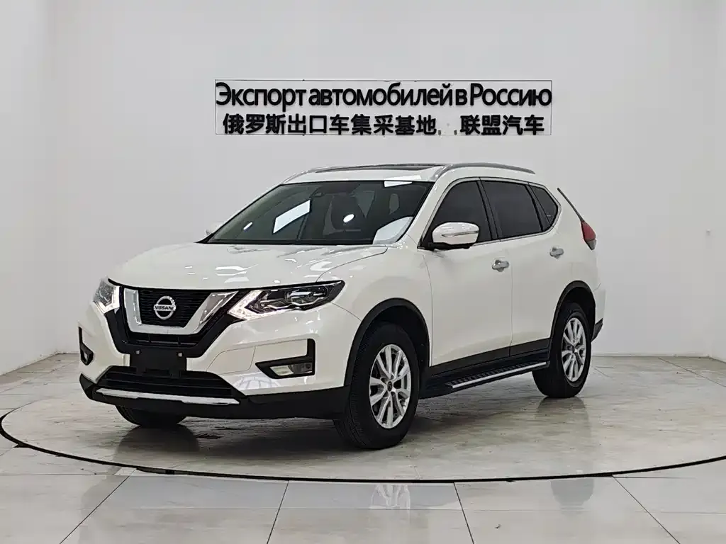 Nissan X-Trail — фото 1
